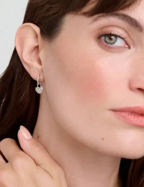 PARI Pave Kristal Asma Kilit Huggie Küpeler