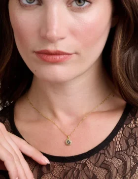 SOLTELL Tek Taşlı Işıltılı Kristal Kolye